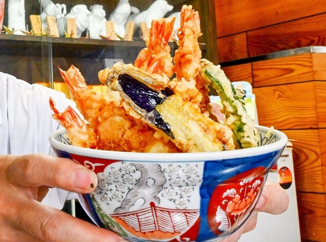 えび天丼、カラッと香ばしい人気の一品 帯広の天ぷら・うなぎの店