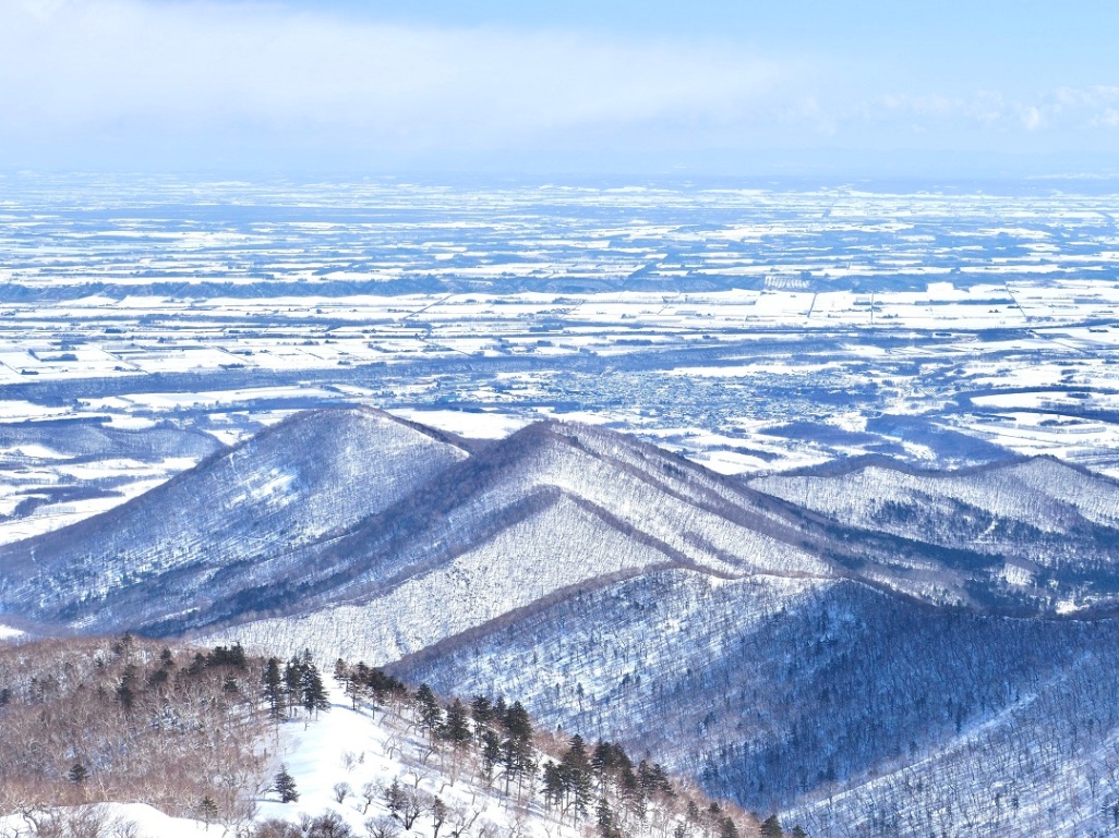 日勝峠から70分で登頂 眺め抜群！軽登山スポット労山熊見山 - Chai