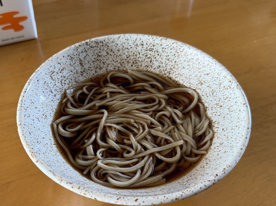 十勝の農家さんに「そば打ち」を習う おいしさのコツはパワーと